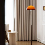 Retro golvlampa med kupolskärm