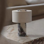 Bordslampa i marmor med touchfunktion