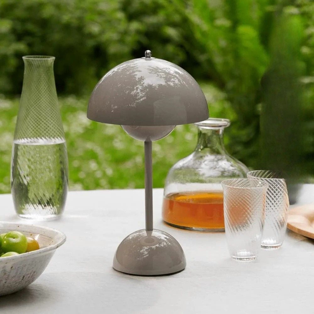 Touch dimbar svampformad bordslampa