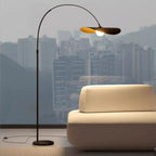 Bågeformad golvlampa med justerbart lamphuvud